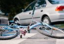 Adolescent de 13 ani lovit de mașină în timp ce se plimba cu bicicleta
